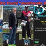 Alessandro Tacchi sul podio di Venezia: 215 km di corsa contro il tempo e il sonno